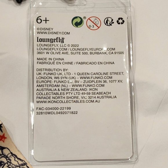 Hocus Pocus Sanderson Sisters Lanyard ID Holder Loungefly NEW - Picture 7 of 10